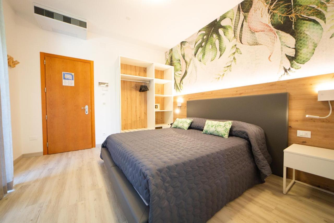 Hotel All'Orologio 3 Stelle Superior Caorle Eksteriør bilde